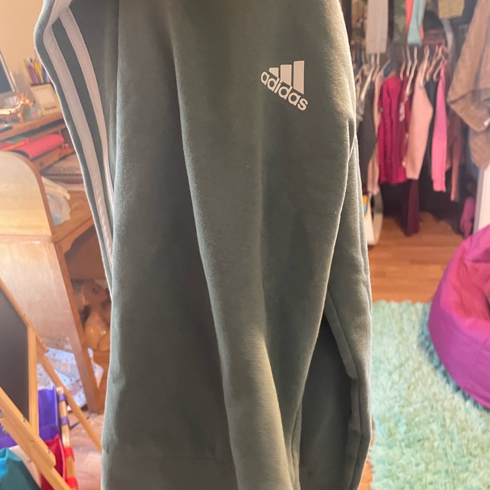 Addidas sweat shirt